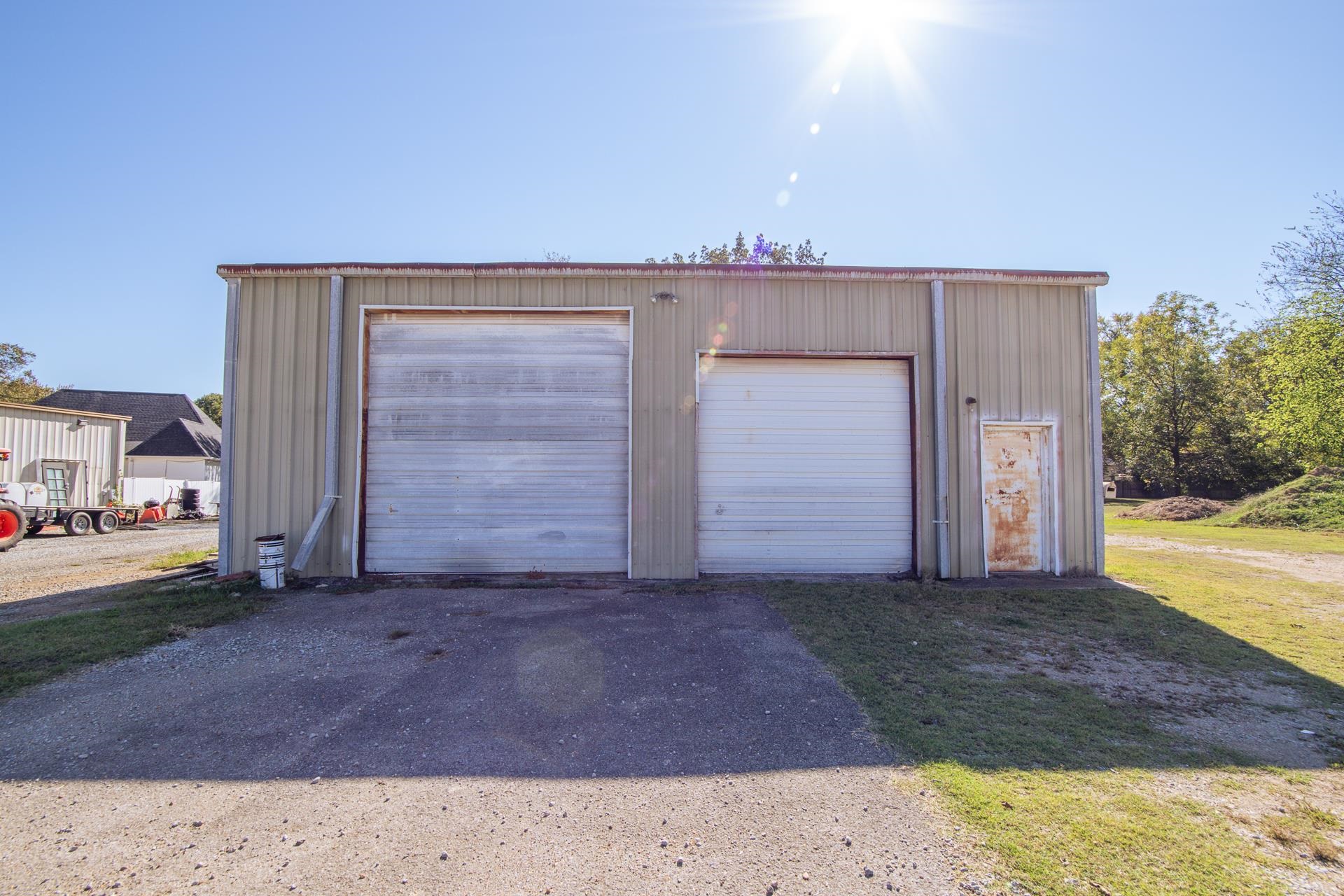 615 Patterson Road Savannah, TN 38372 - Photo 32 of 38 a view of a car garage door