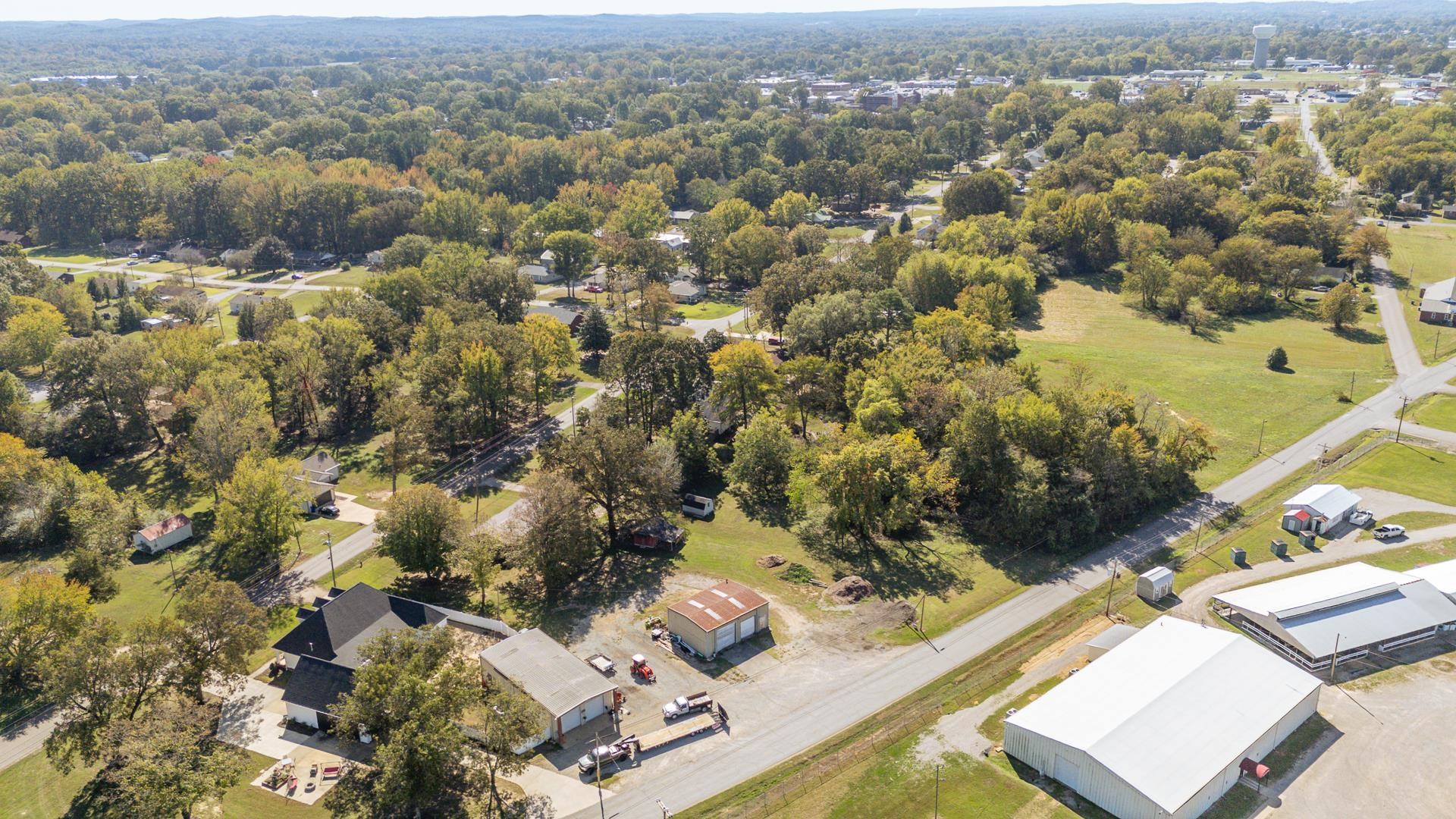615 Patterson Road Savannah, TN 38372 - Photo 35 of 38 an aerial view of multiple house