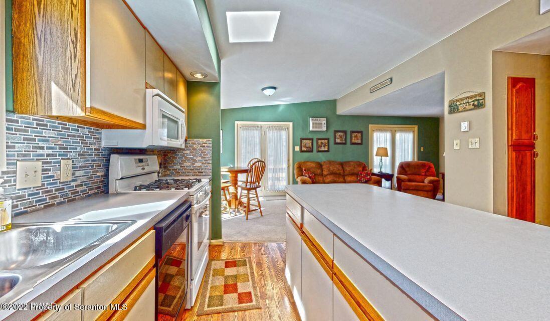 1023 Sundew Road Lake Ariel, PA 18436 - Photo 4 of 25 Gallery Image 4