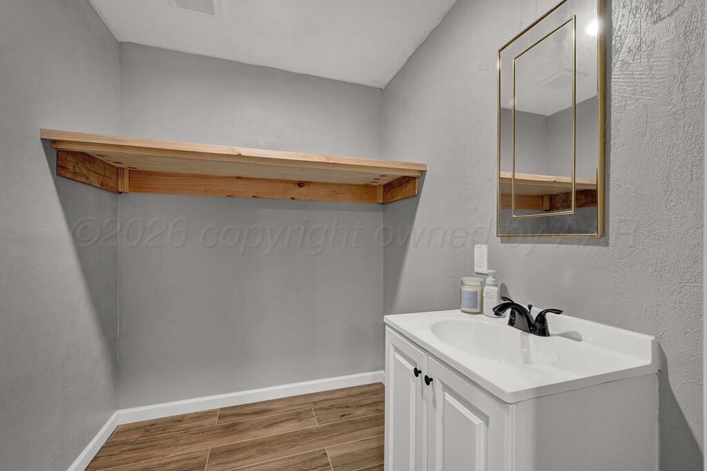 3411 Kingston Road Amarillo, TX 79109 - Photo 15 of 31 bathroom three