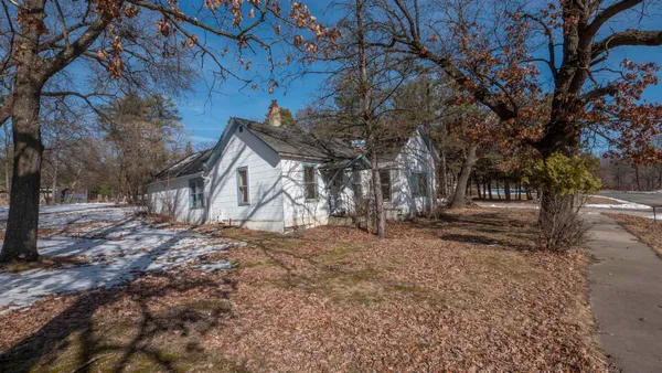 $52,900 | 324 East North Lake Street, Hancock, WI 54943