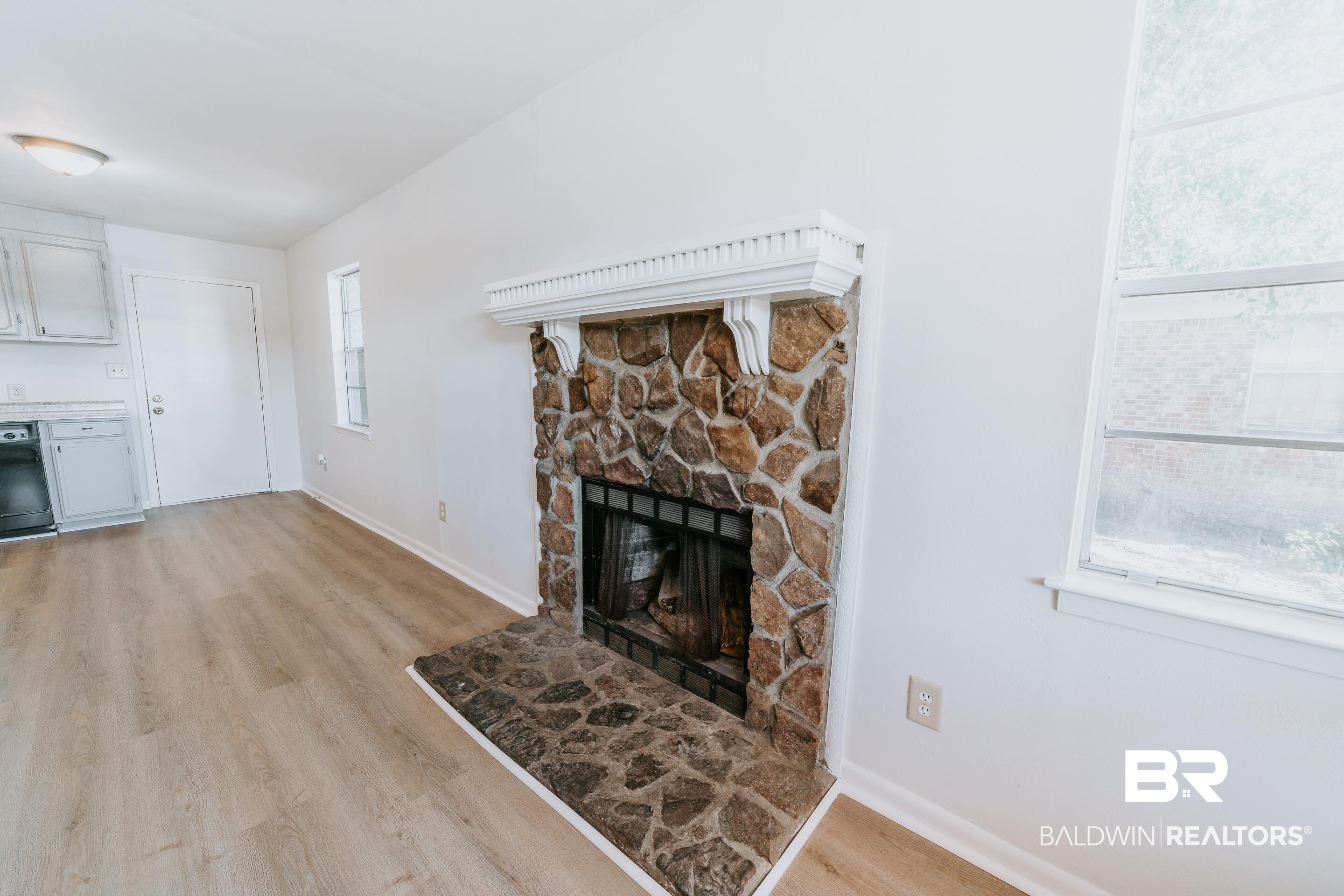 2354 Redmond Street Mobile, AL 36617 - Photo 9 of 27
