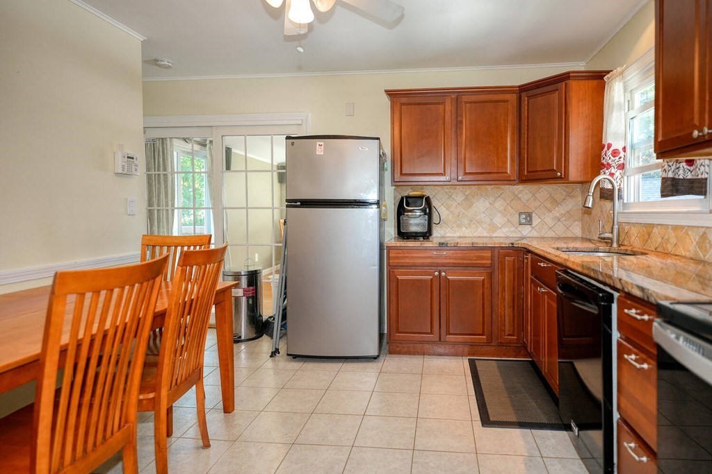 23 Riley Road Northborough, MA 01532 - Photo 3 of 24 Gallery Image 3