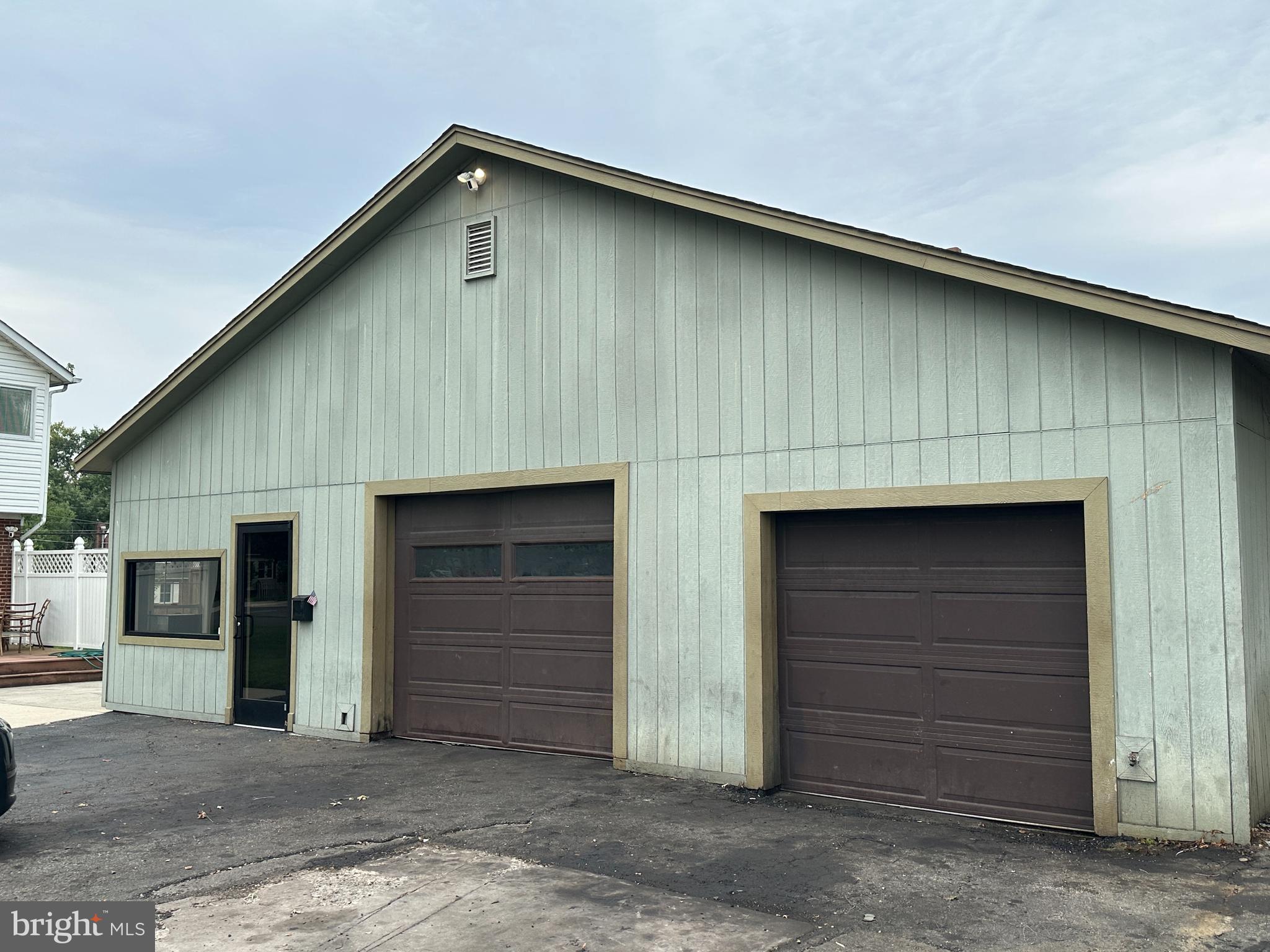1316 Horner Road Woodbridge, VA 22191 - Photo 4 of 13 GARAGE WITH 920 SQ FT
