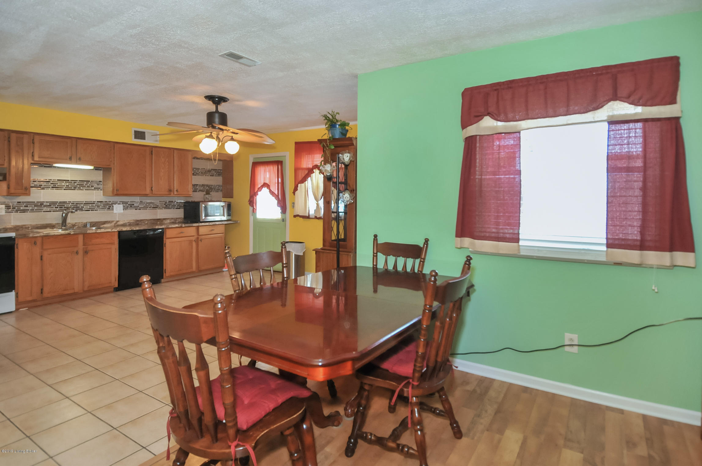 164 Beechland Road Louisville, KY 40229 - Photo 11 of 41 164BeechlandRd-11