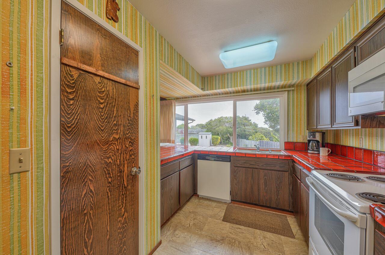 9220 Canyon Oak Road Salinas, CA 93907 - Photo 11 of 32 Gallery Image 11