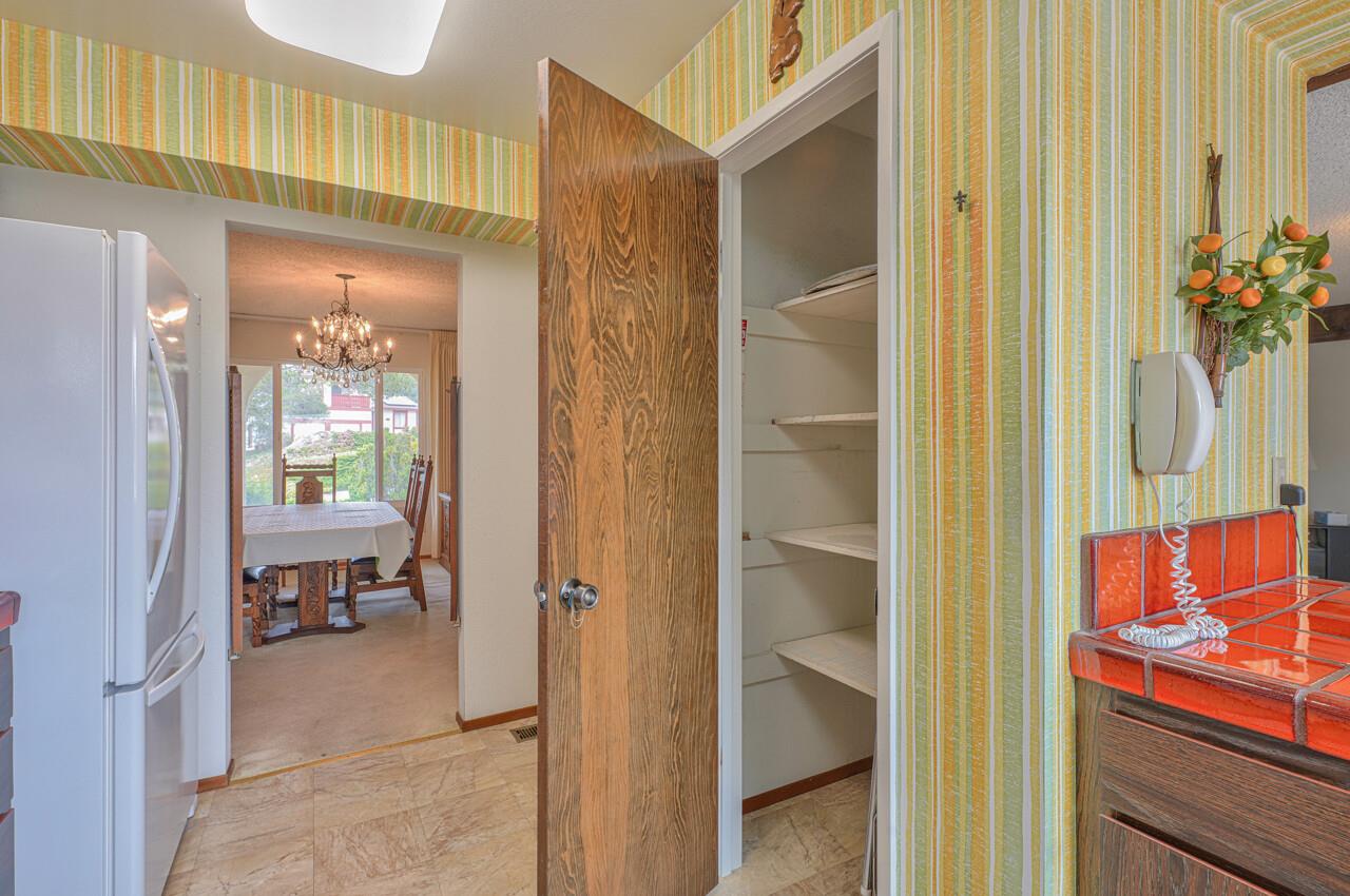 9220 Canyon Oak Road Salinas, CA 93907 - Photo 12 of 32 Gallery Image 12