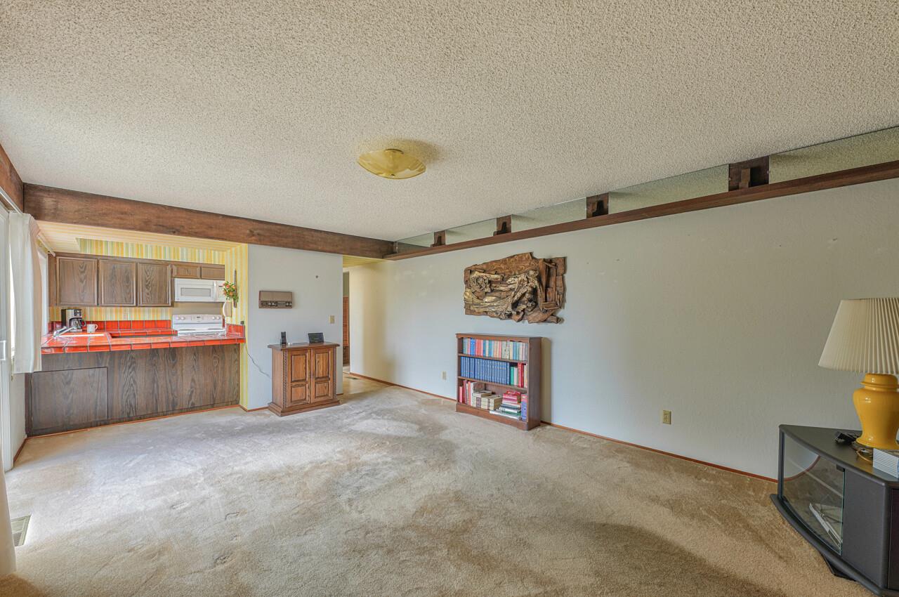 9220 Canyon Oak Road Salinas, CA 93907 - Photo 15 of 32 Gallery Image 15