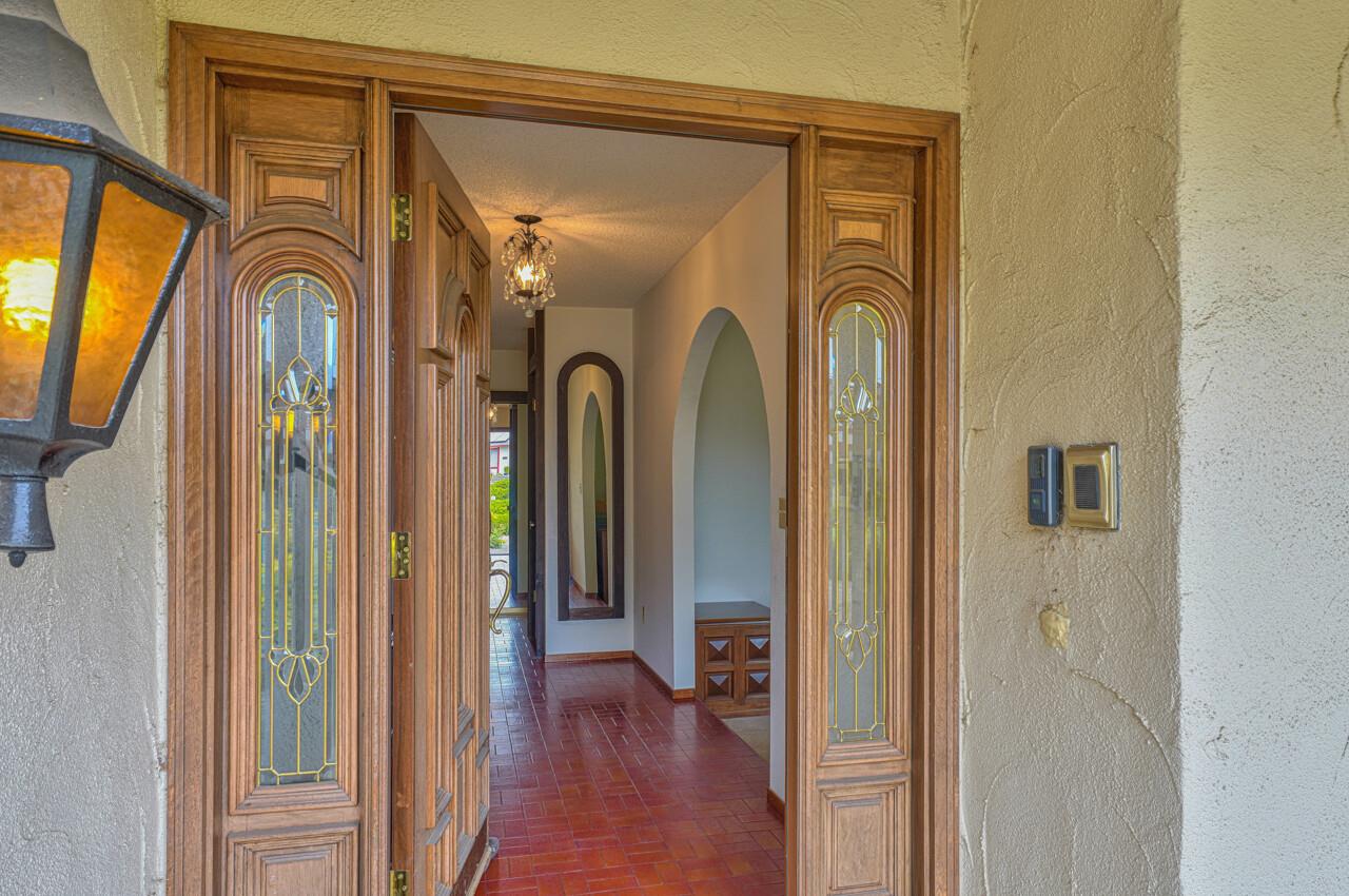 9220 Canyon Oak Road Salinas, CA 93907 - Photo 2 of 32 Gallery Image 2