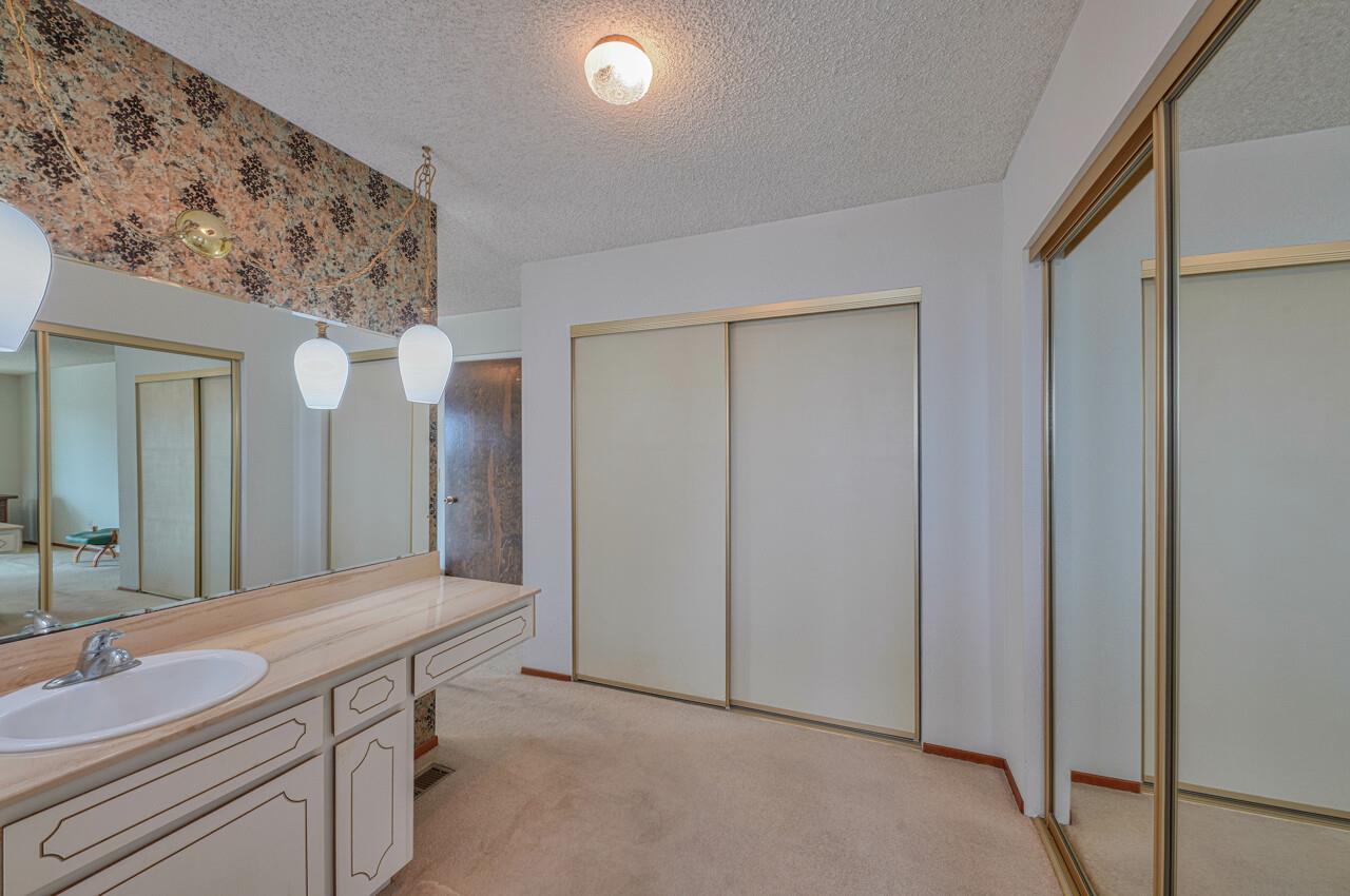 9220 Canyon Oak Road Salinas, CA 93907 - Photo 21 of 32 Gallery Image 21