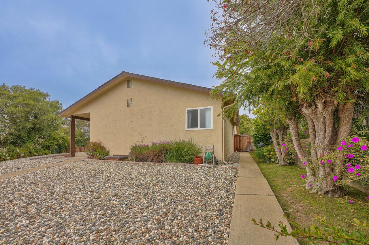 9220 Canyon Oak Road Salinas, CA 93907 - Photo 28 of 32 Gallery Image 28