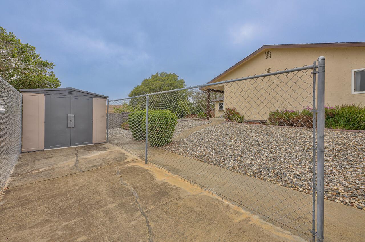 9220 Canyon Oak Road Salinas, CA 93907 - Photo 29 of 32 Gallery Image 29