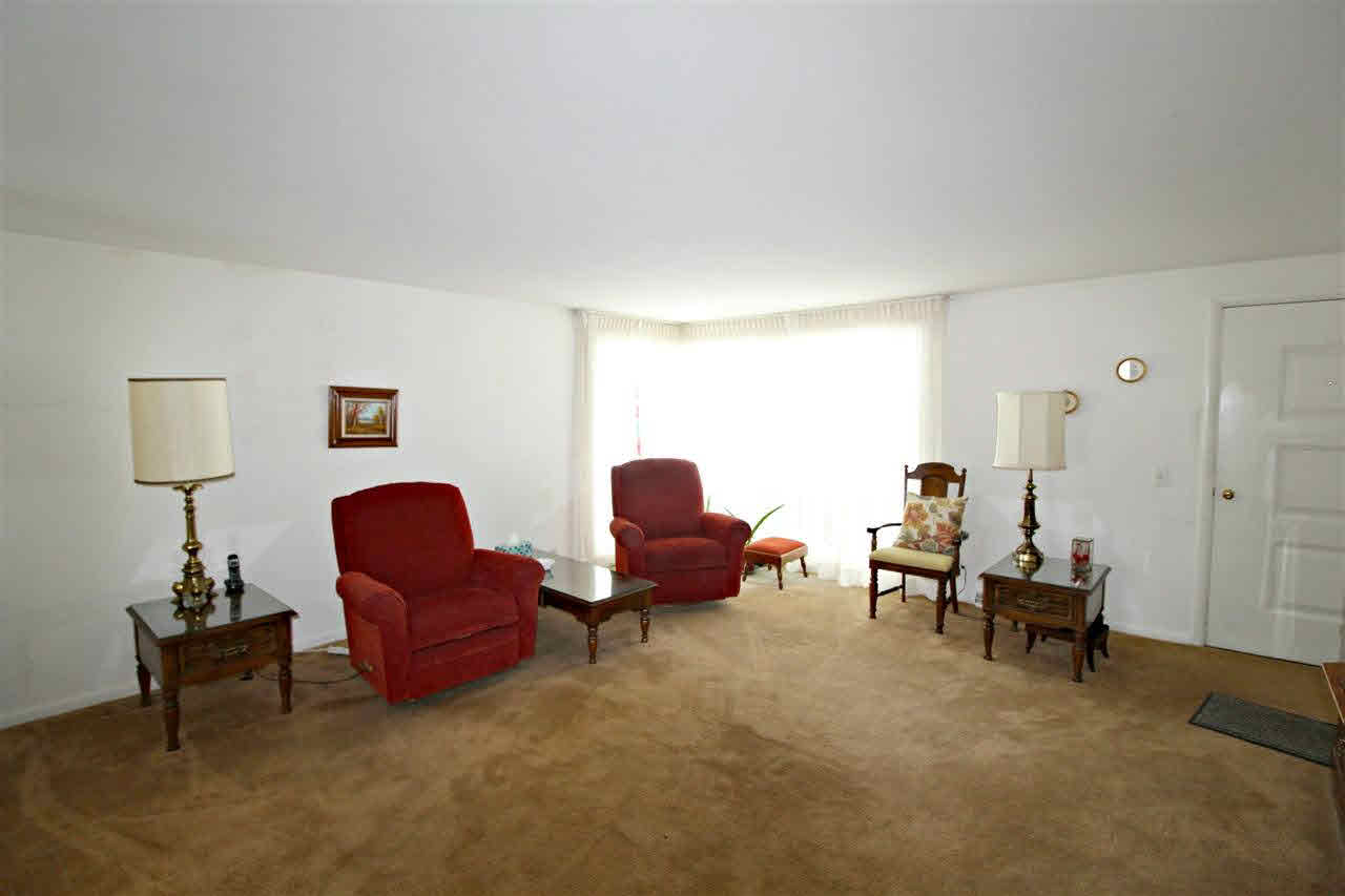 614 South McKinley Road Flushing, MI 48433 - Photo 3 of 25 21425502-2.JPG