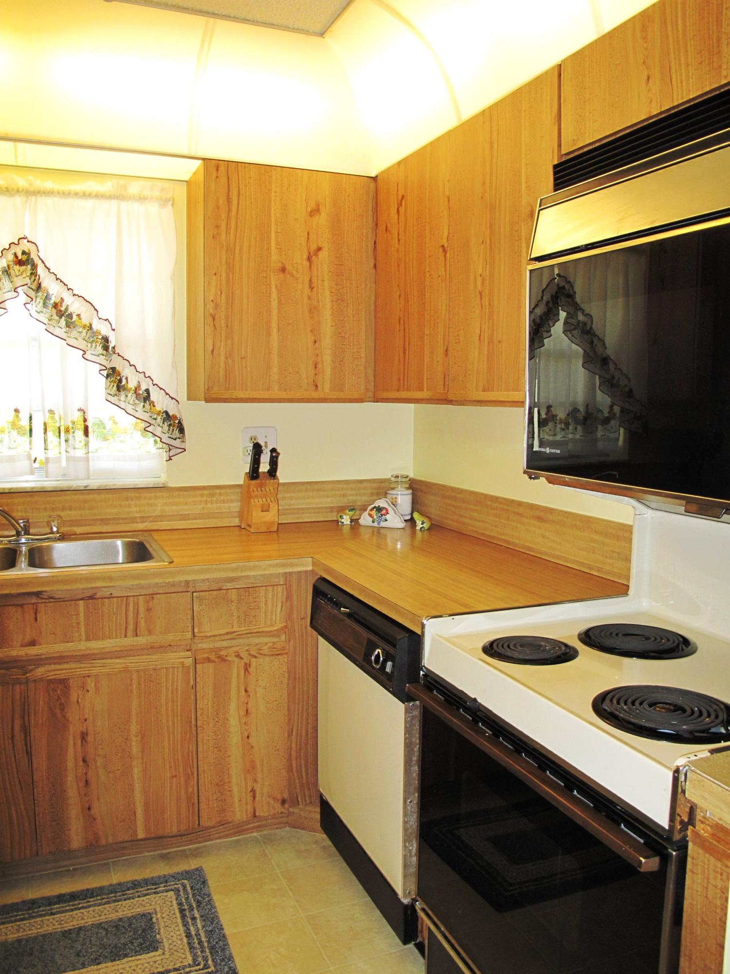 13960 Nesting Way, Unit A Delray Beach, FL 33484 - Photo 6 of 45 Kitchen in mint condition (2)