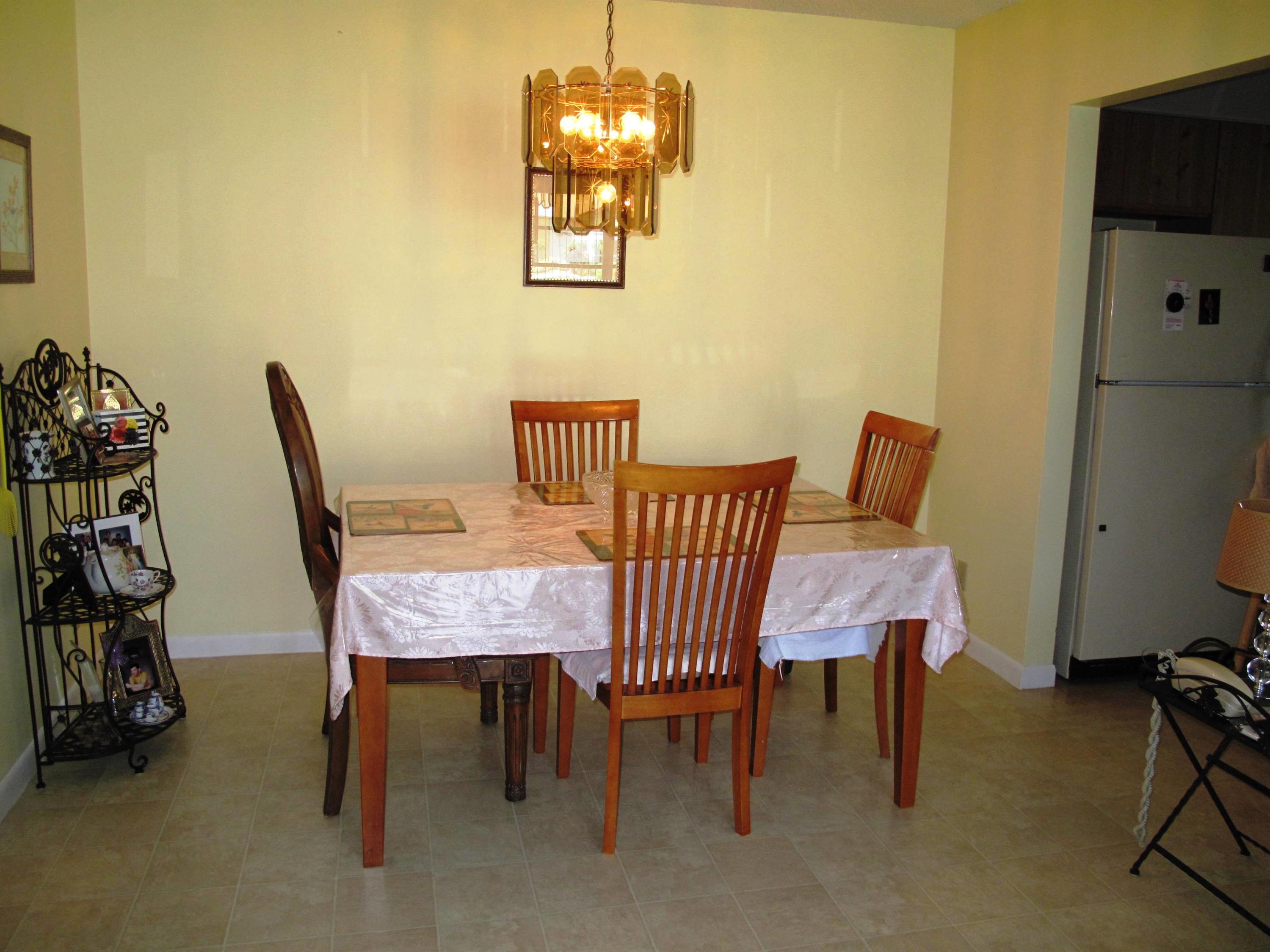 13960 Nesting Way, Unit A Delray Beach, FL 33484 - Photo 10 of 45 Dining area (2)