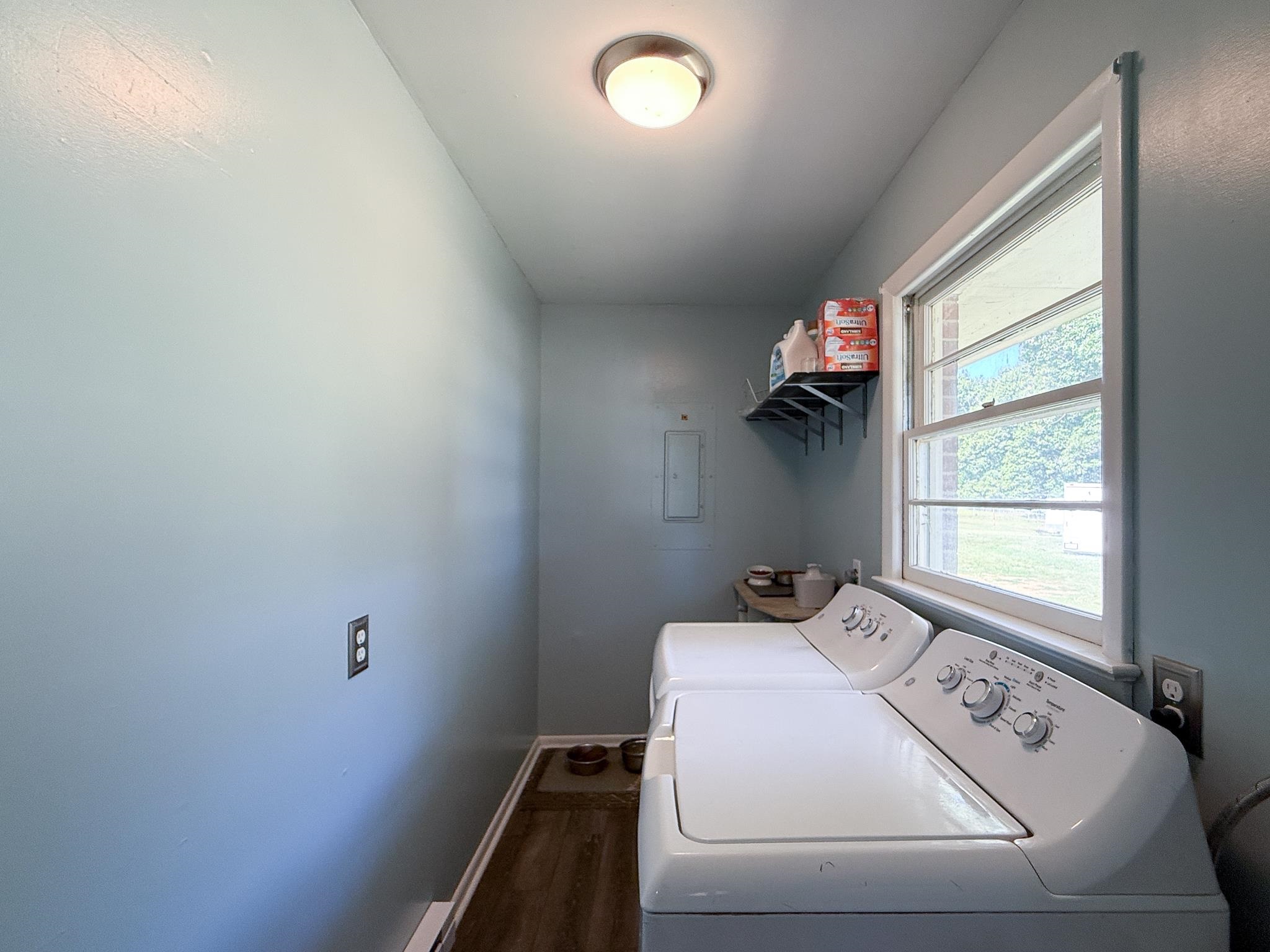 39 View Drive Stuarts Draft, VA 24477 - Photo 18 of 25 a bathroom with a sink and a window