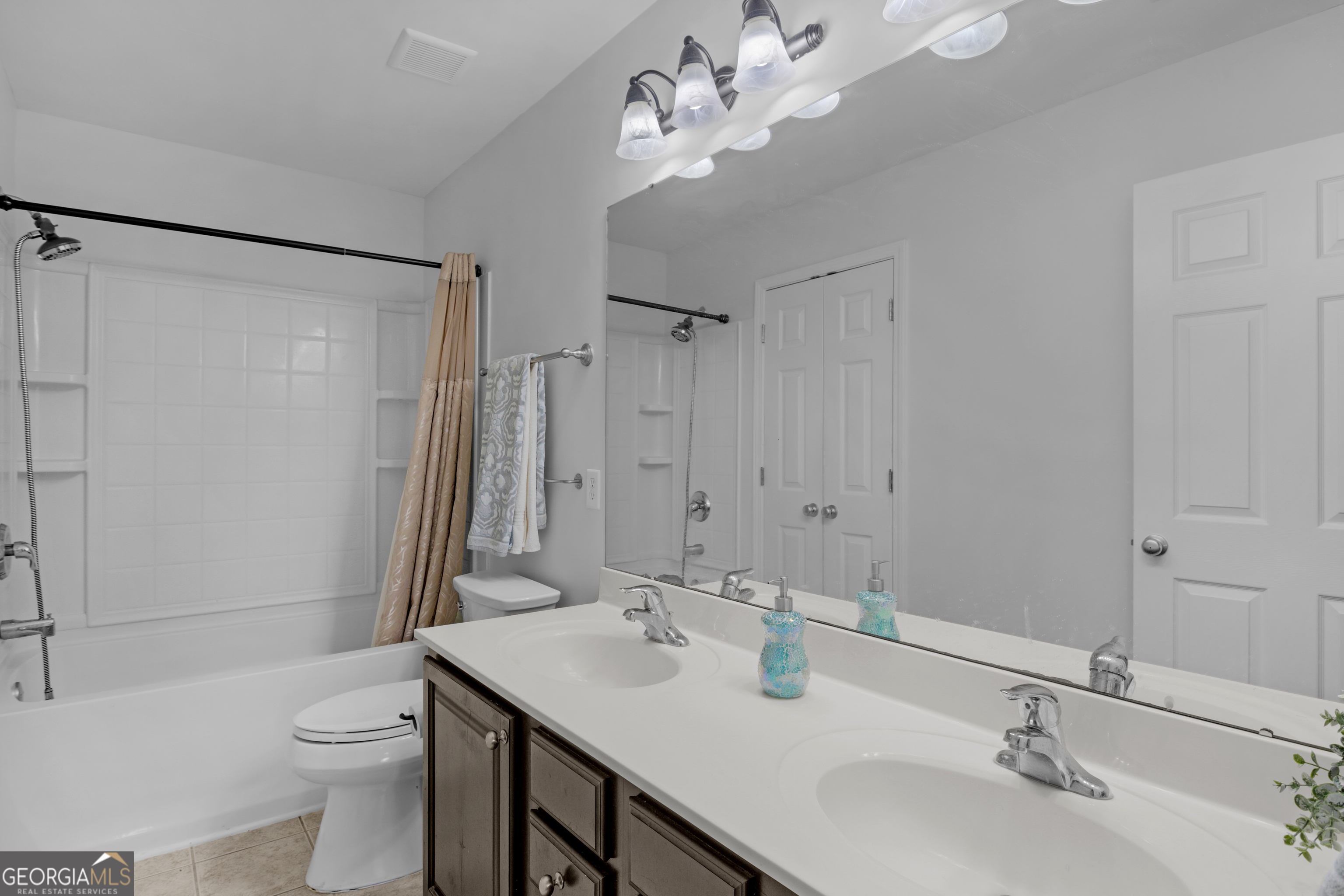 172 Sonata Circle Pooler, GA 31322 - Photo 19 of 48 a bathroom with a sink a toilet and shower