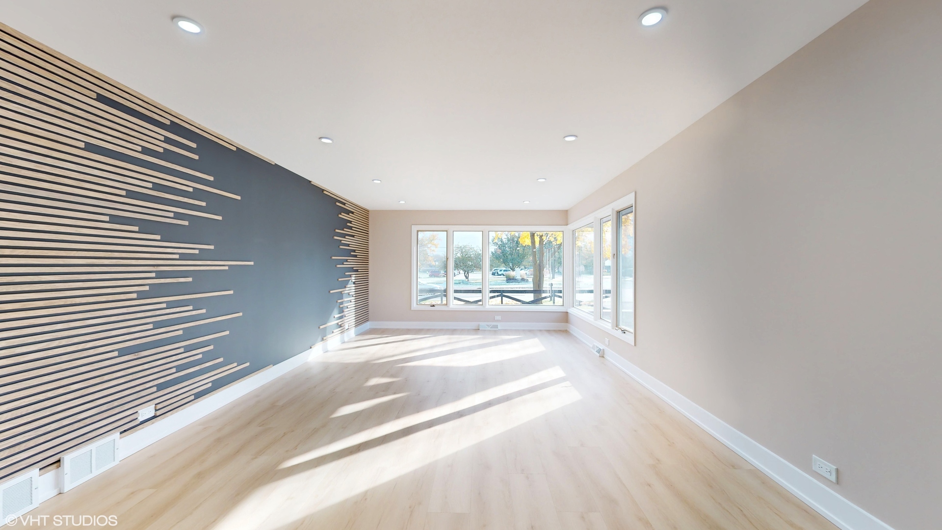 2140 Pfingsten Road Northbrook, IL 60062 - Photo 13 of 44 a view of a hallway with a large window