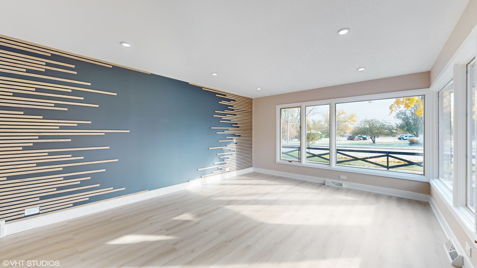 2140 Pfingsten Road Northbrook, IL 60062 - Photo 15 of 44 a view of an empty room with a window