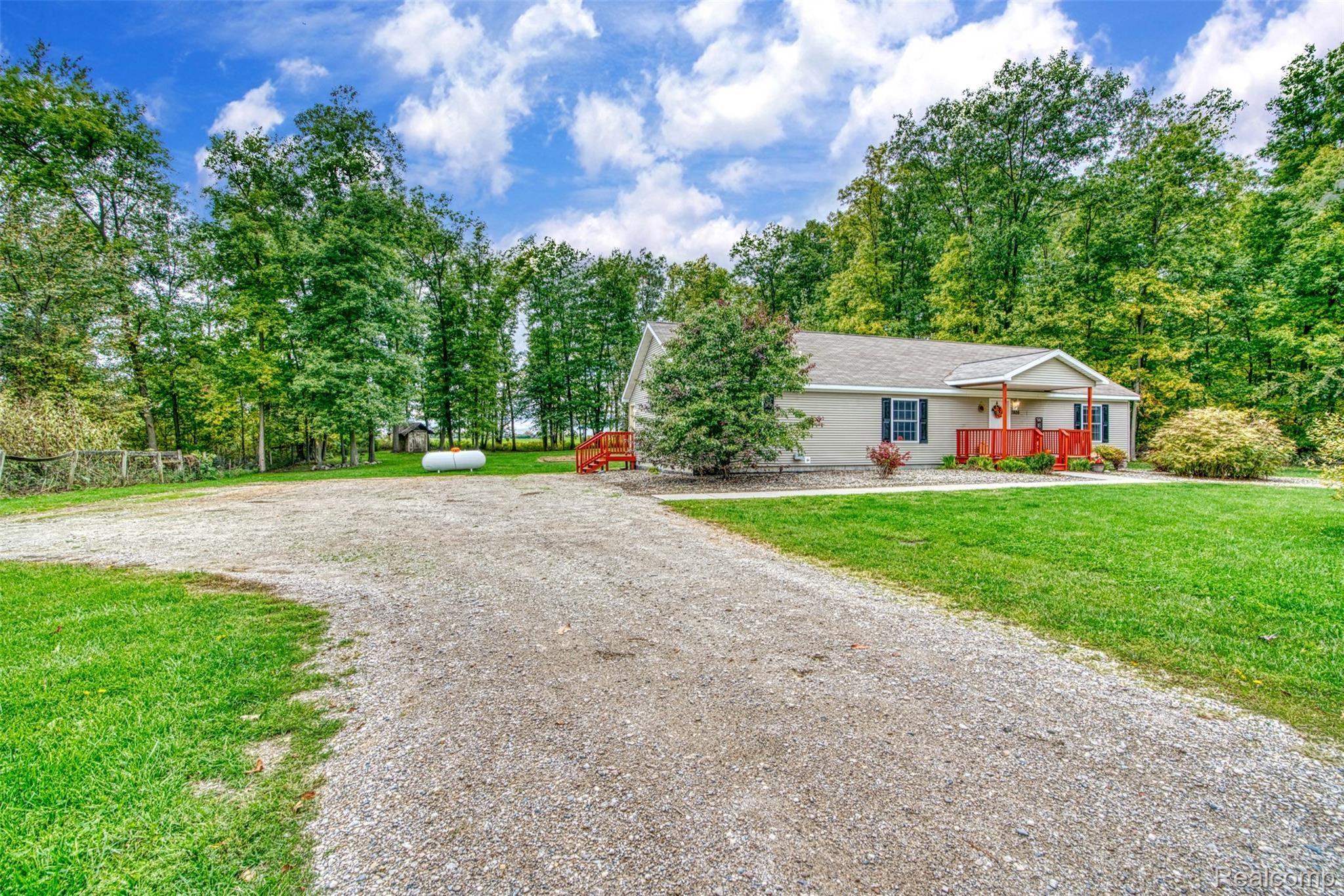 7805 North Nicholson Road Fowlerville, MI 48836 - Photo 36 of 36 DSC03300_5.jpg