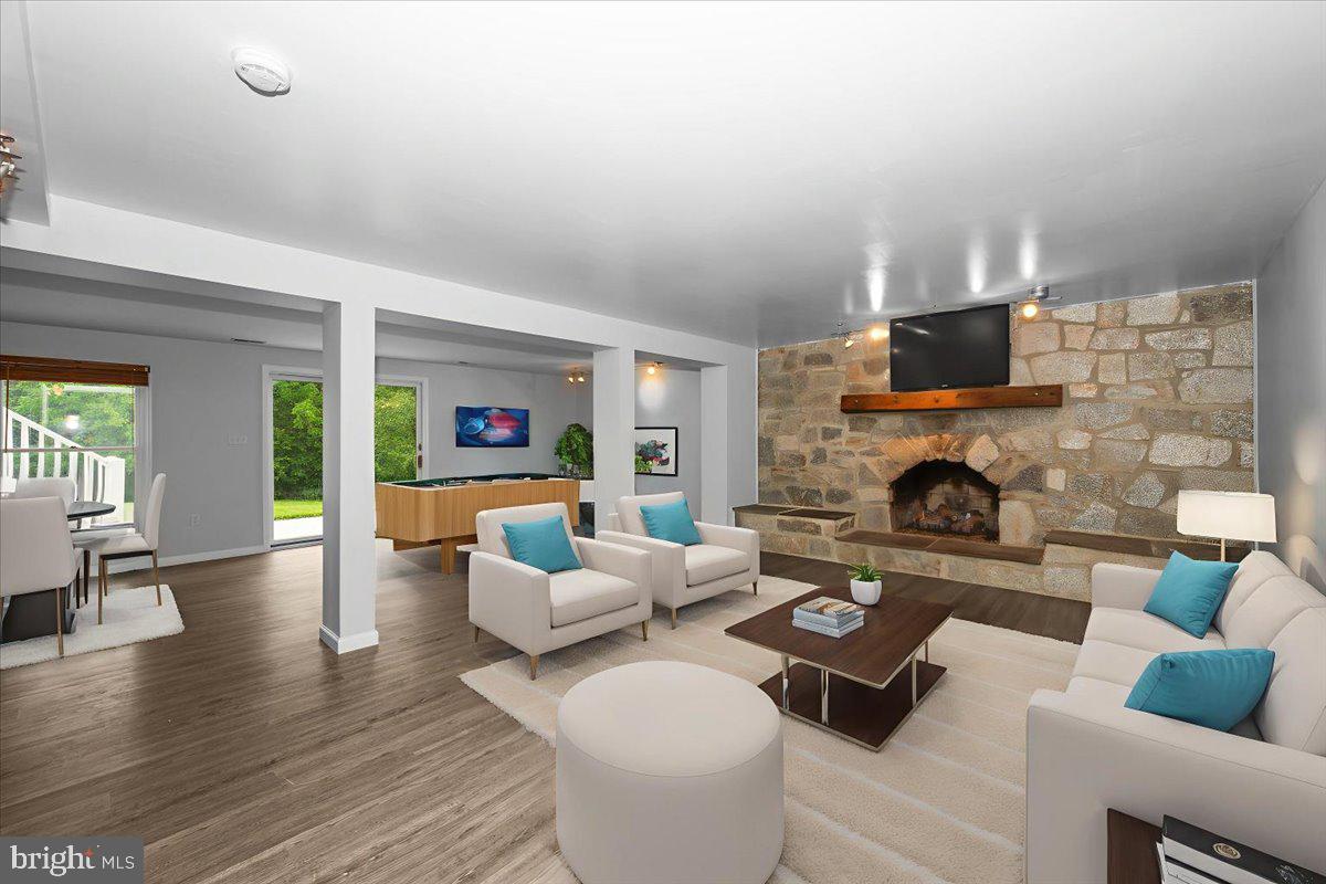 4211 Spring View Court Jefferson, MD 21755 - Photo 21 of 90 Family room