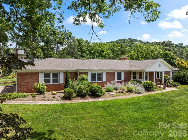 $899,000 | 21 Hamburg Drive, Weaverville, NC 28787