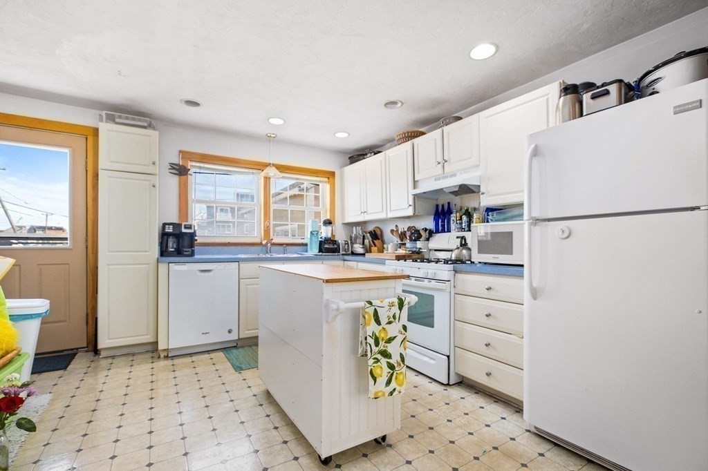 170-172 Turner Road Scituate, MA 02066 - Photo 14 of 31