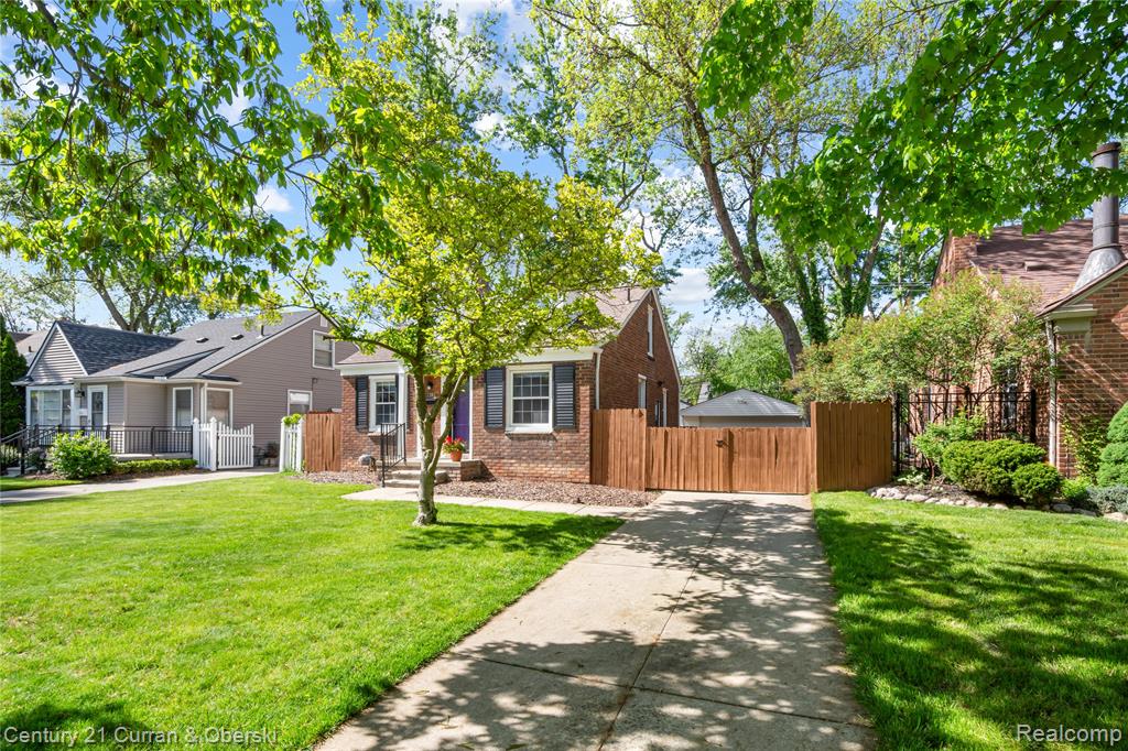 1392 Dorothea Road Berkley, MI 48072 - Photo 4 of 42