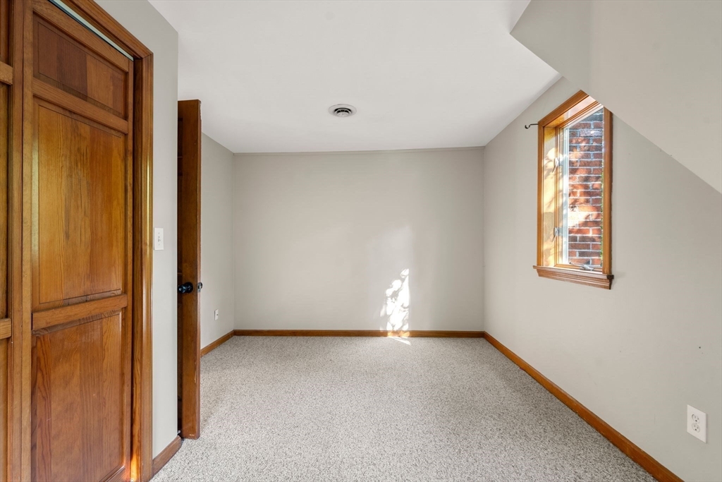 731 R Grove Street Norwell, MA 02061 - Photo 20 of 42 an empty room with windows