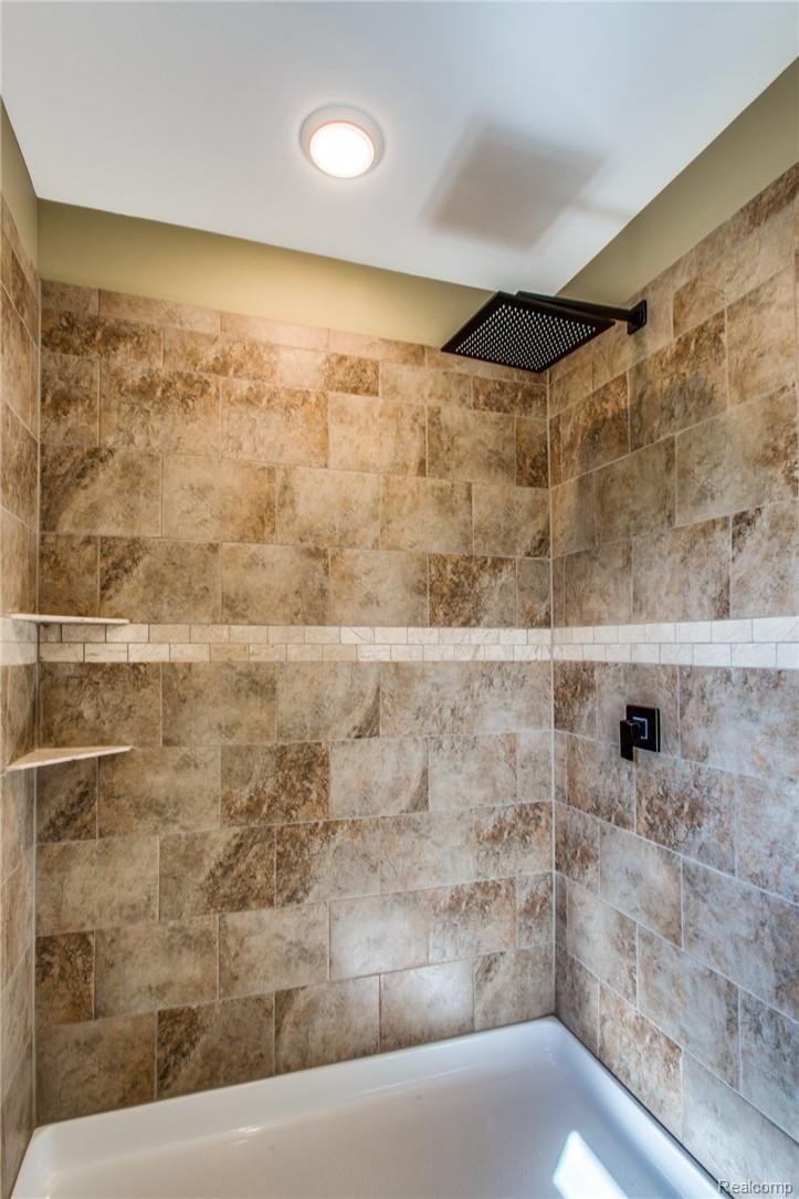 122 Rella Rae Avenue Marysville, MI 48040 - Photo 17 of 30 122 Rella Rae Ave-24.JPG