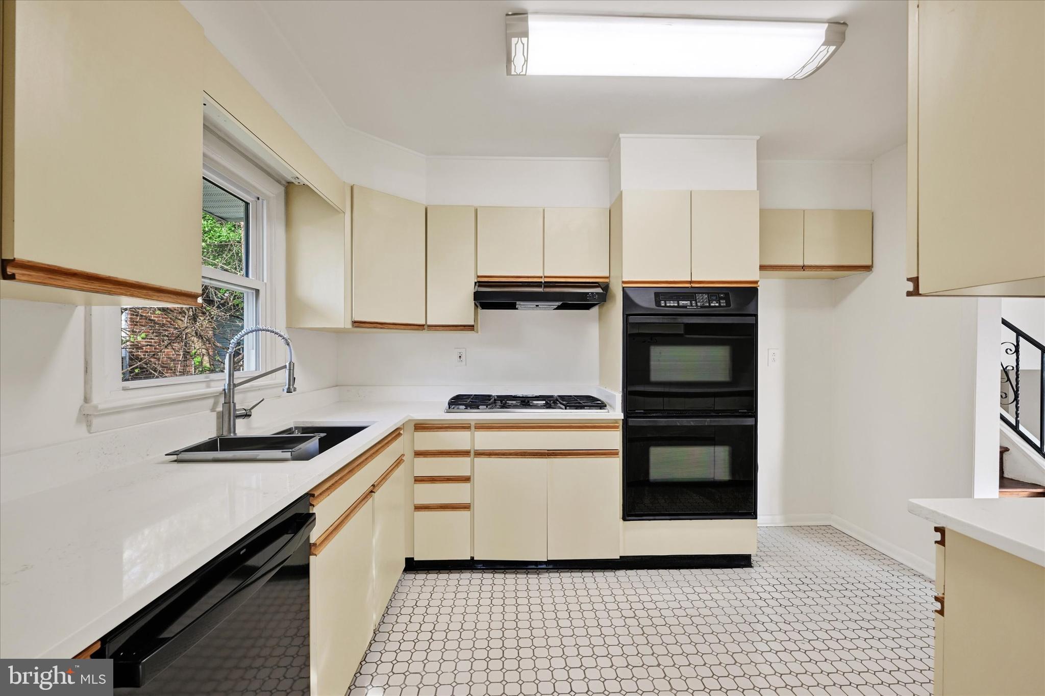 3814 Grantley Road Baltimore, MD 21215 - Photo 11 of 29