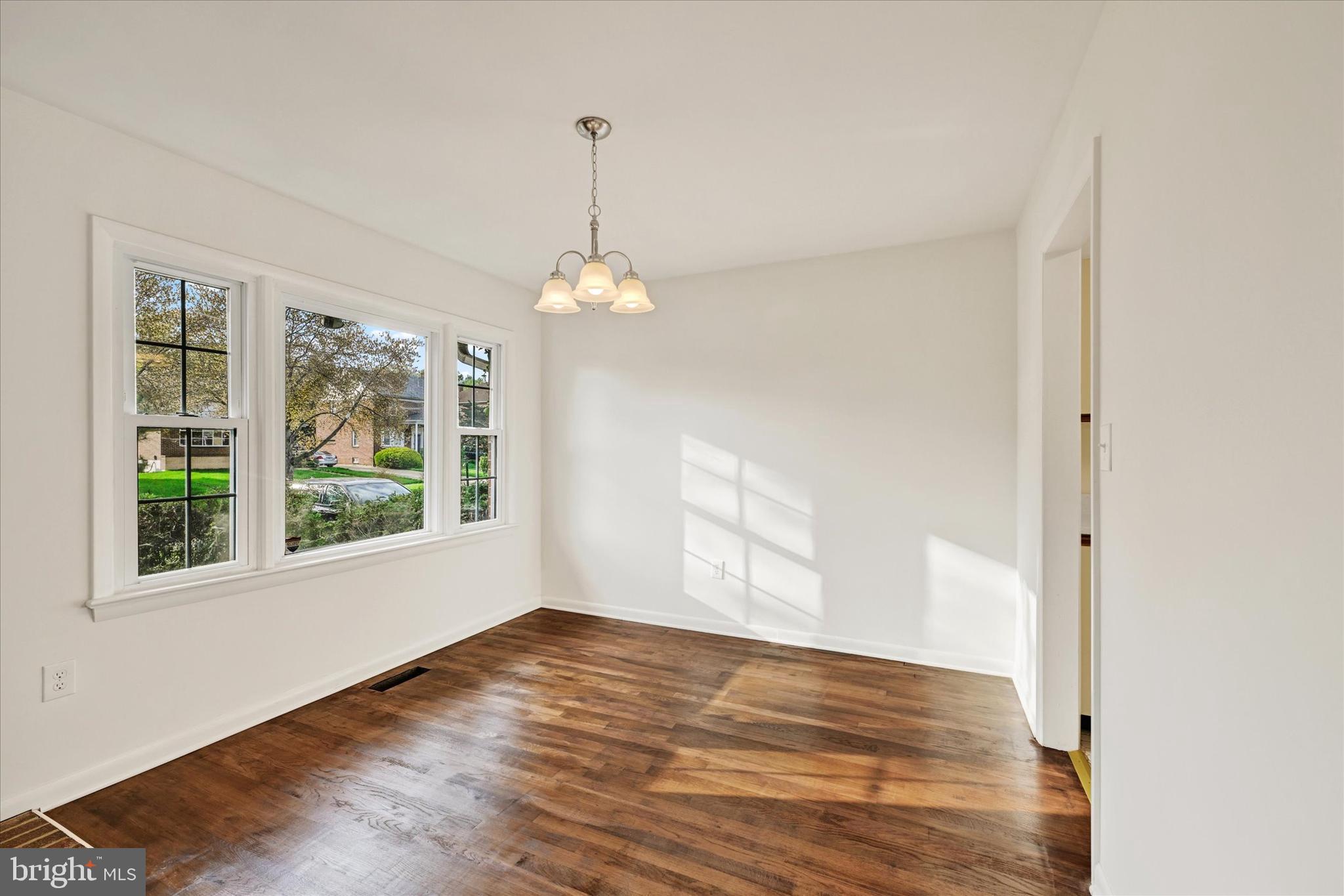 3814 Grantley Road Baltimore, MD 21215 - Photo 9 of 29