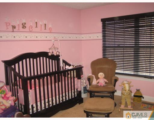 315 Prestwick Way Edison, NJ 08820 - Photo 6 of 10 Gallery Image 6