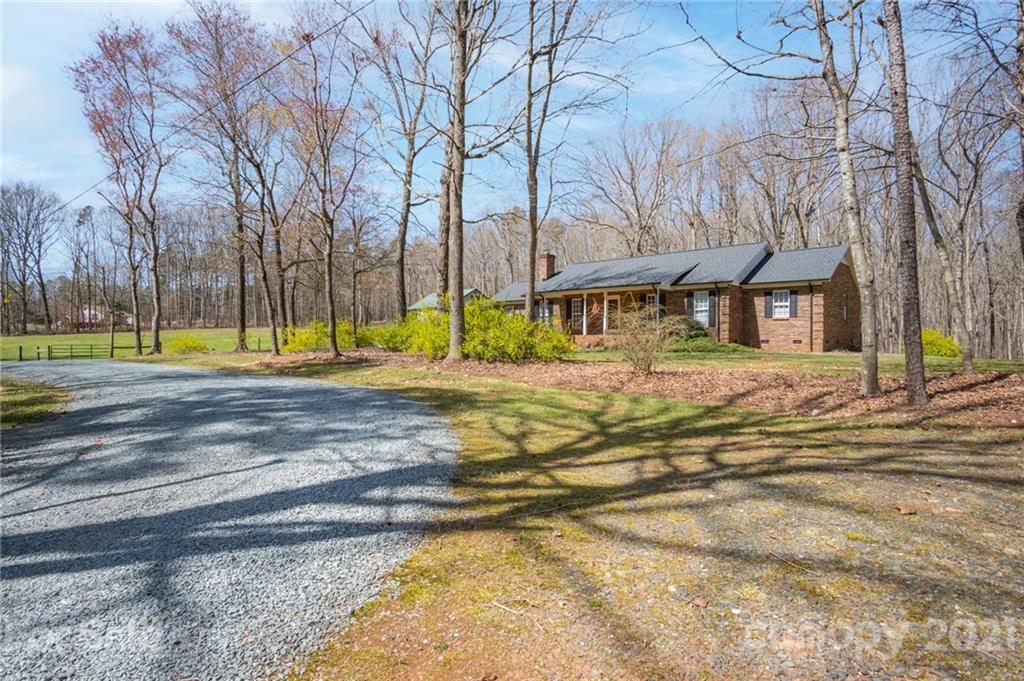 605 West Sandy Ridge Road Monroe, NC 28112 - Photo 5 of 34