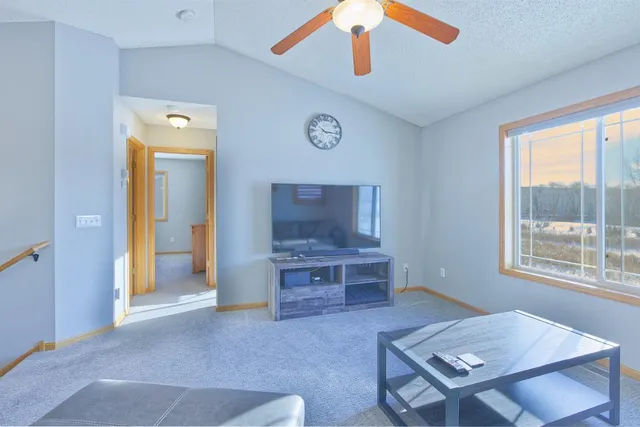 $276,400 | 845 Mallard Avenue, Winsted, MN 55395