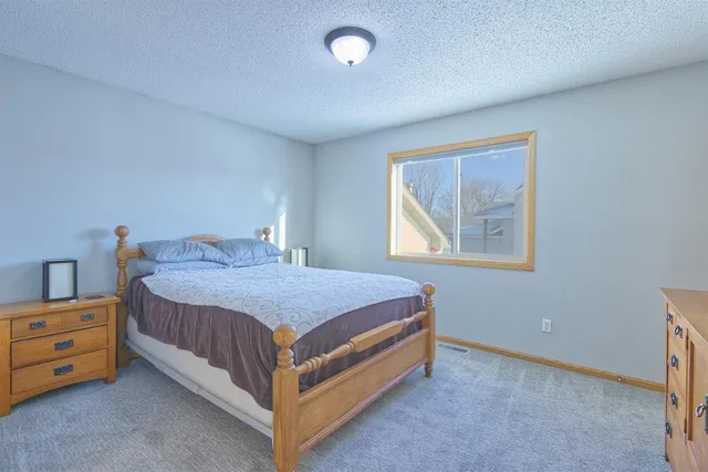 $276,400 | 845 Mallard Avenue, Winsted, MN 55395