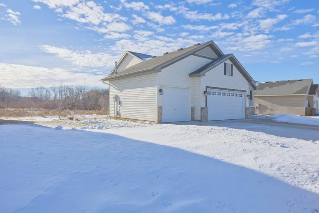 $276,400 | 845 Mallard Avenue, Winsted, MN 55395