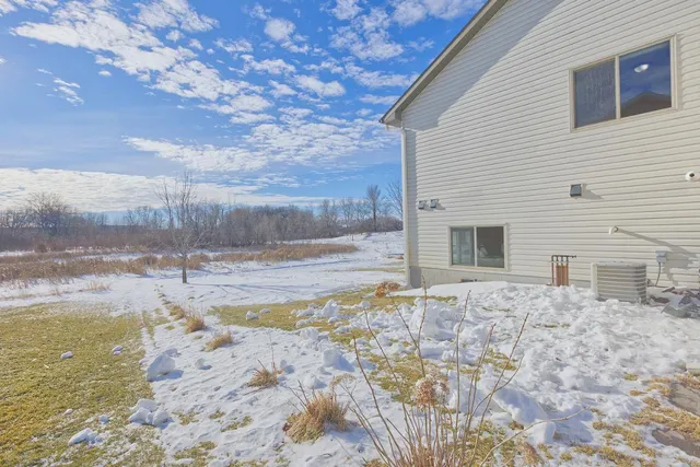 $276,400 | 845 Mallard Avenue, Winsted, MN 55395