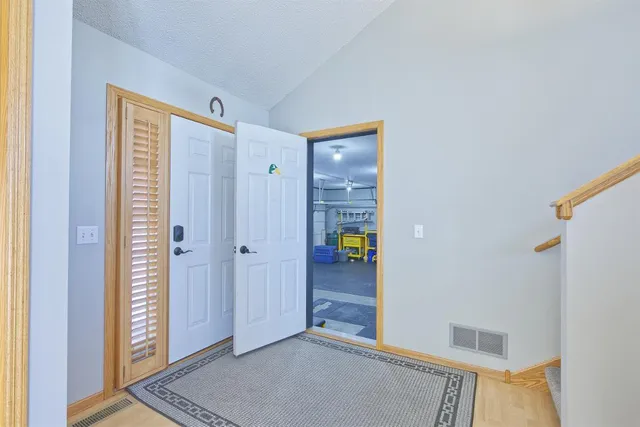 $276,400 | 845 Mallard Avenue, Winsted, MN 55395