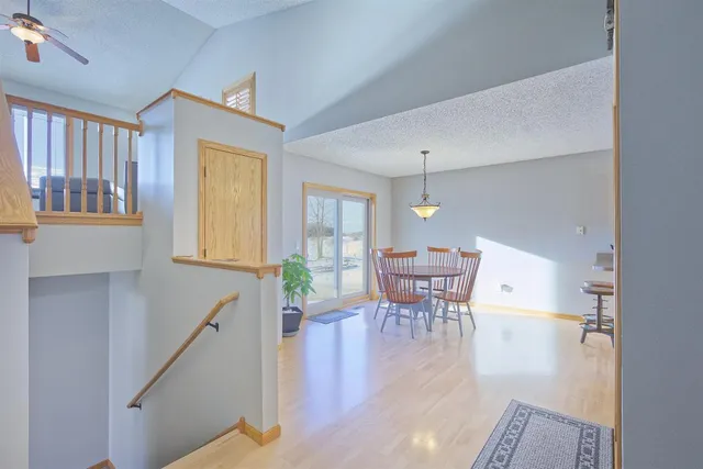 $276,400 | 845 Mallard Avenue, Winsted, MN 55395