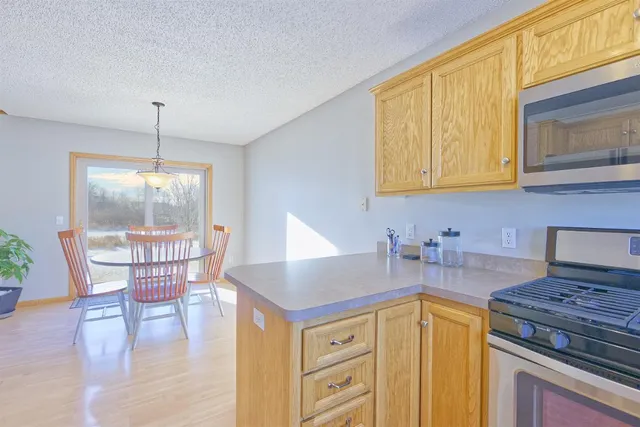 $276,400 | 845 Mallard Avenue, Winsted, MN 55395