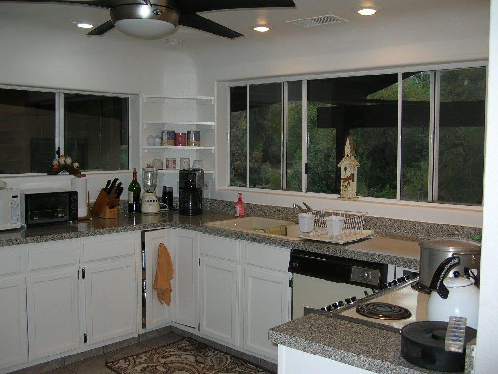 42493 Sierra Drive Three Rivers, CA 93271 - Photo 32 of 38 Kitchen