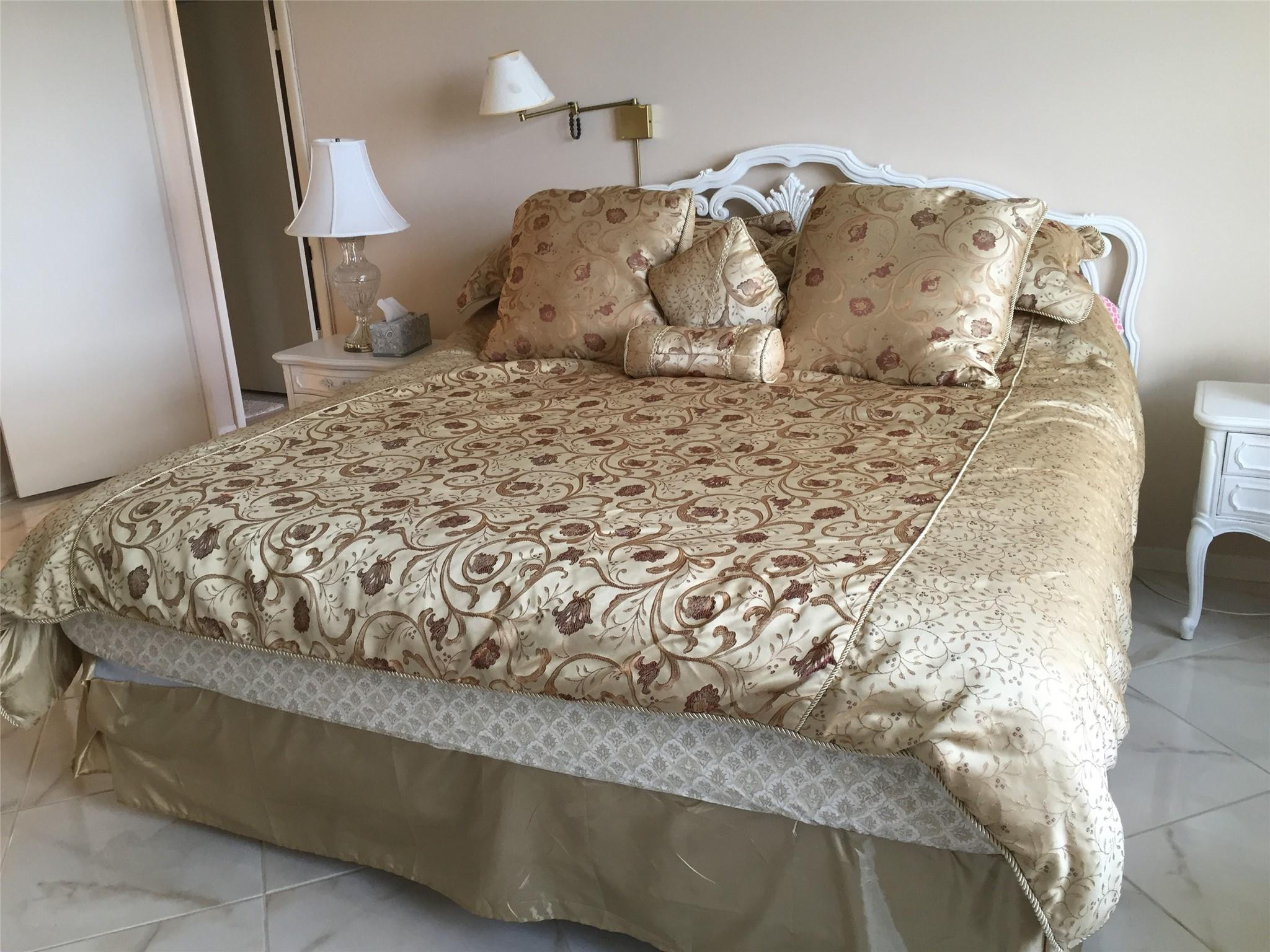 2121 North Ocean Boulevard, Unit 1408W Boca Raton, FL 33431 - Photo 8 of 19 King size bed