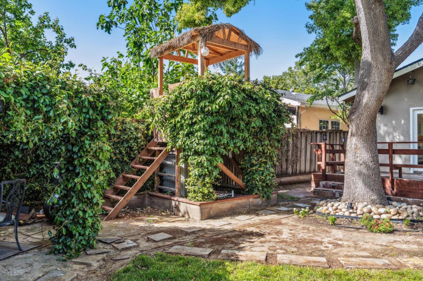 1575 Settle Avenue San Jose, CA 95125 - Photo 10 of 10 a front view of a house with a yard