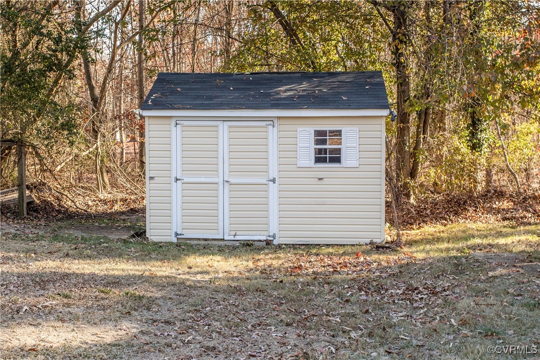 6933 Iron Bridge Road North Chesterfield, VA 23234 - Photo 3 of 20 Gallery Image 3