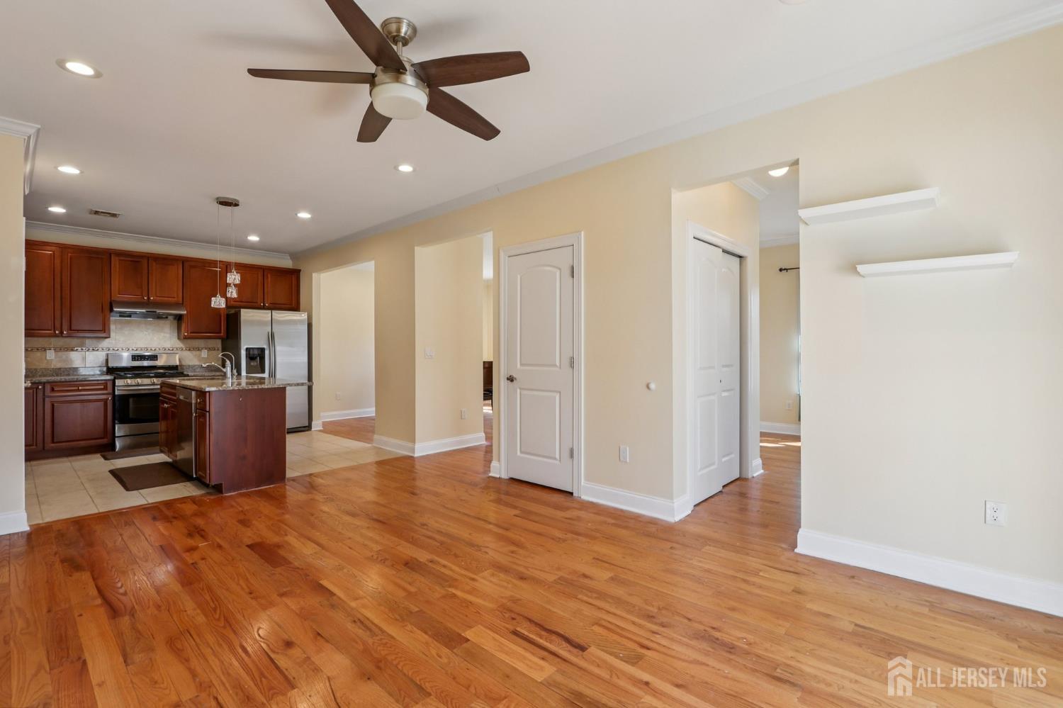32 Cinder Road, Unit 3 Edison, NJ 08820 - Photo 8 of 39
