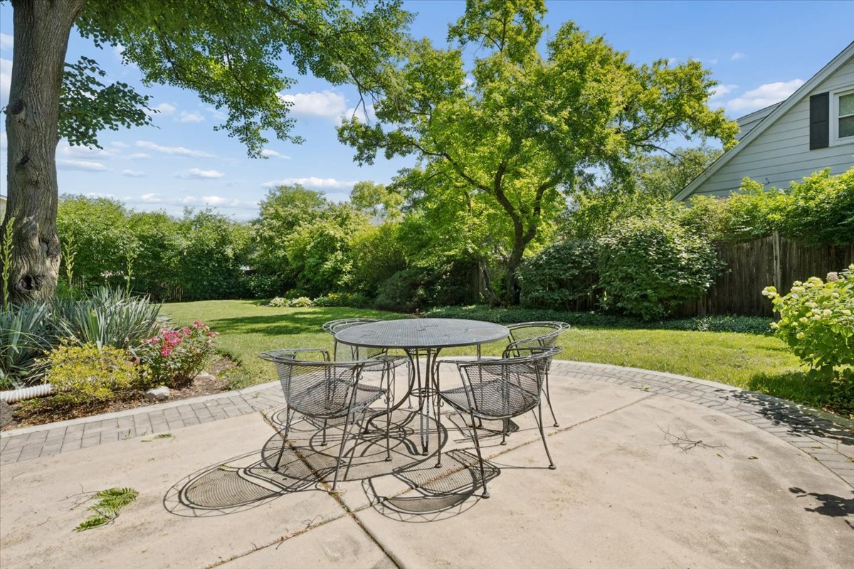 3724 Winnetka Road Glenview, IL 60026 - Photo 29 of 33