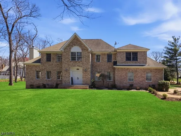 $1,350,000 | 28 Woodshire Terrace, Montville, NJ 07082