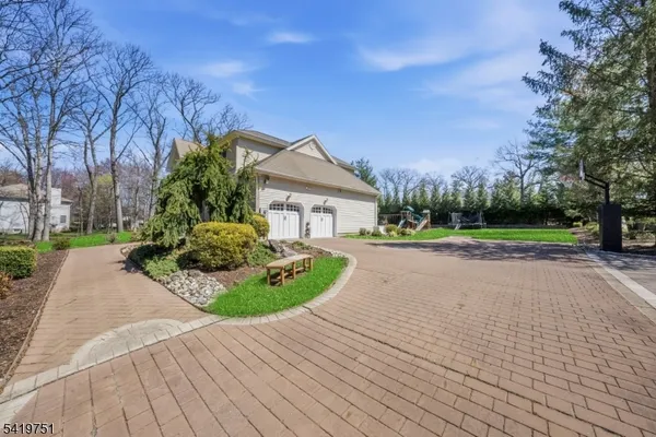 $1,350,000 | 28 Woodshire Terrace, Montville, NJ 07082