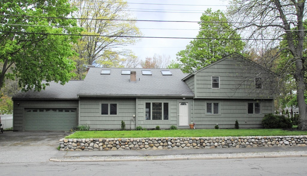 27 Whittier Road Wakefield, MA 01880 - Photo 2 of 30 Gallery Image 2